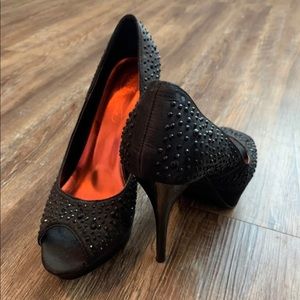 Ladies black stiletto heels. SZ 6 1/2
